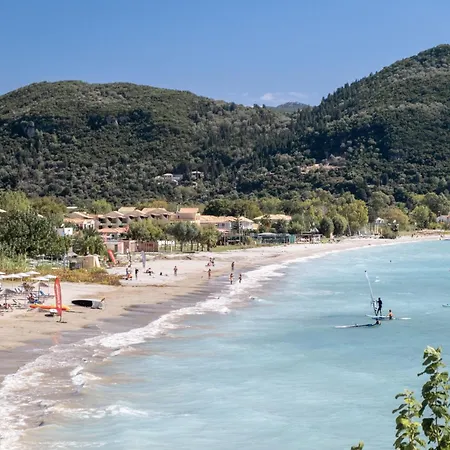 Apartament Apostolos 4 *